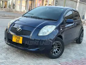 Toyota Vitz 2009 Bluu