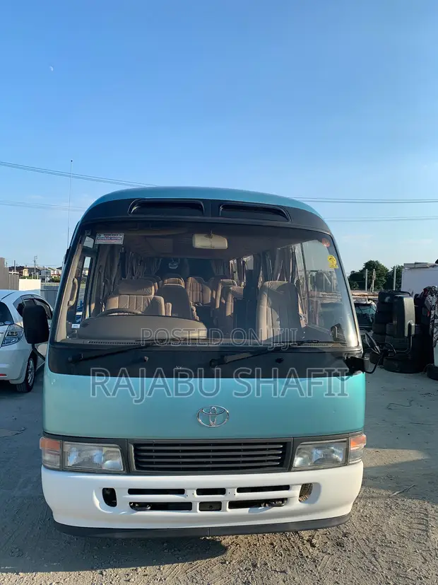 Toyota Coaster 2002 - 1