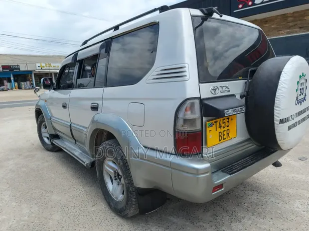 Toyota Land Cruiser Prado 2001 Silver - 1