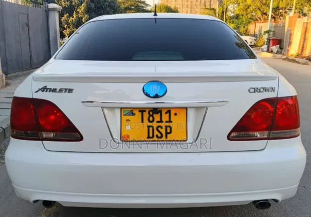 Toyota Crown Athlete 2007 White - 1