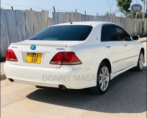 Toyota Crown Athlete 2007 White