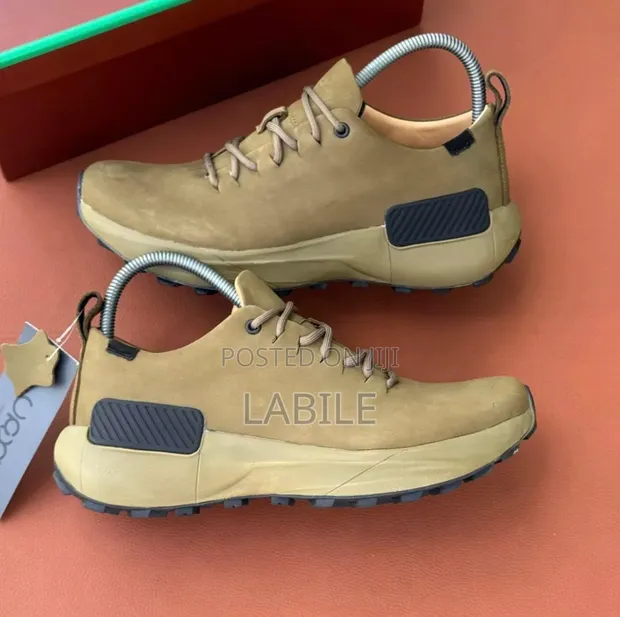 Ecco Sneakers Halisi - 1