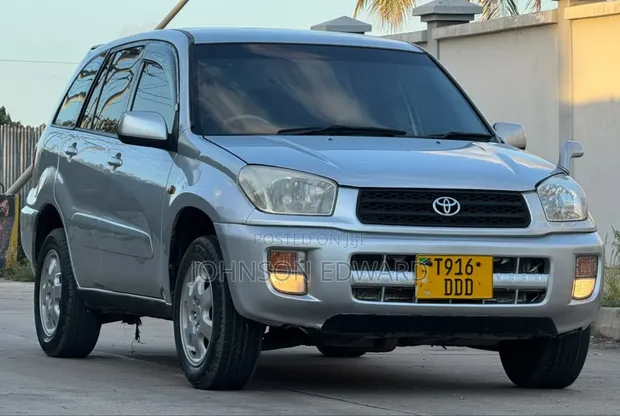 Toyota RAV4 2004 Nyeupe - 1