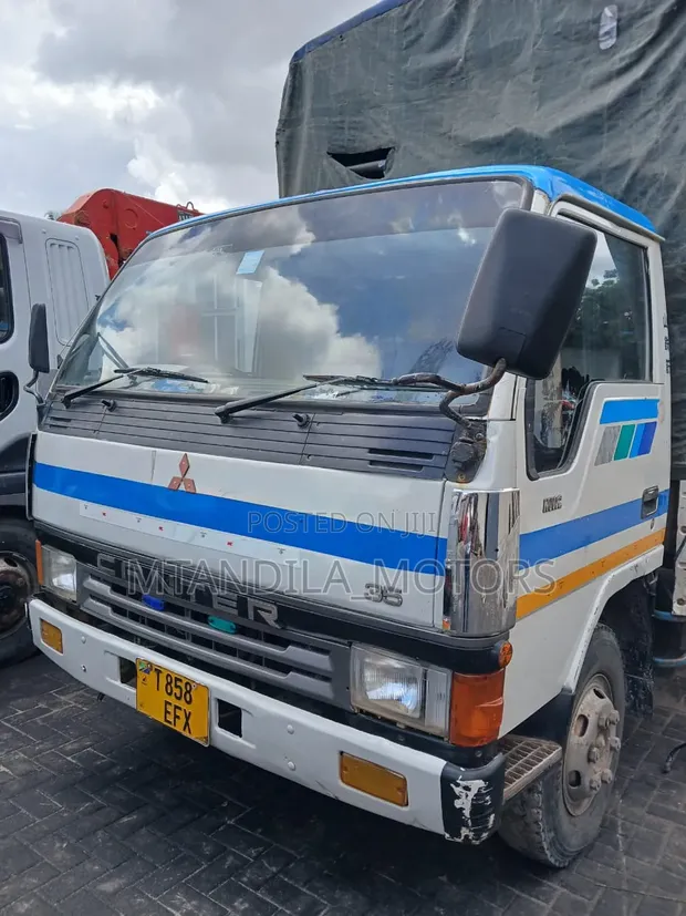 Fuso Canter Food Truck - 1