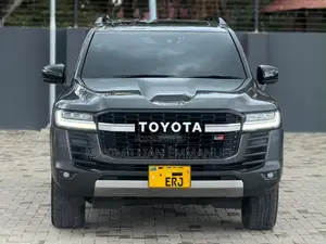 2024 Toyota Land Cruiser GR Sport 3.3L Diesel