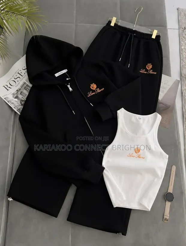 Seti ya Tracksuit Nyeusi ya Vipande Vitatu na Tank Top, Hoodie & Sweatpants - 1
