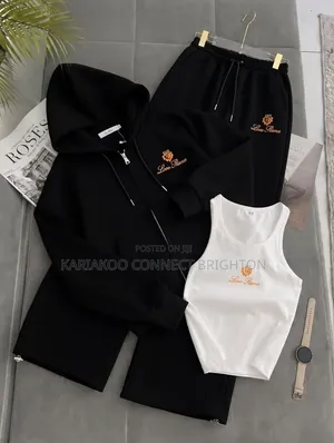 Seti ya Tracksuit Nyeusi ya Vipande Vitatu na Tank Top, Hoodie & Sweatpants