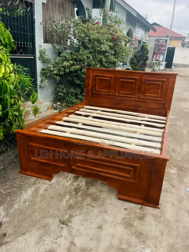Used Hardwood Bed (5/6) - 1
