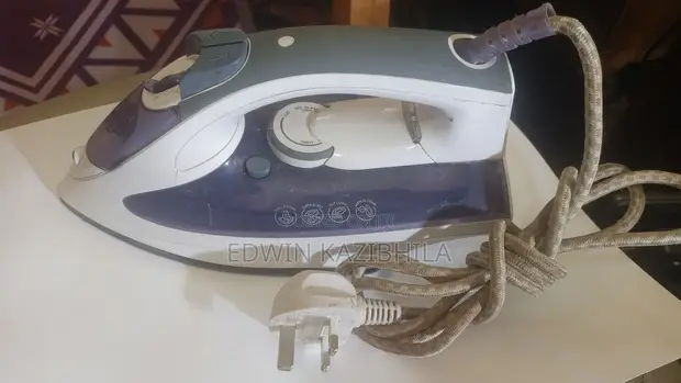 Morrison Steam Iron - Refurbished - 1