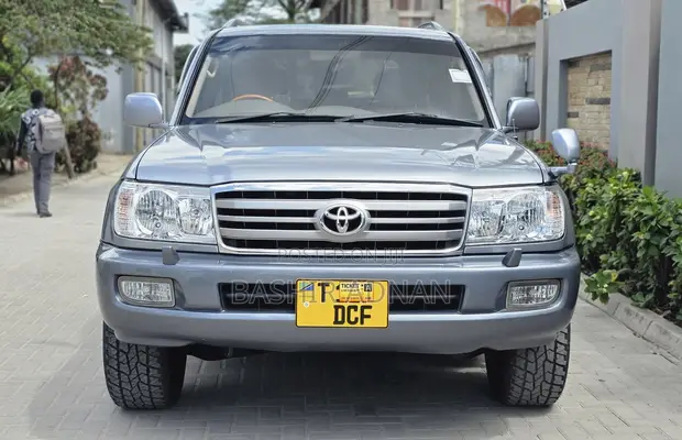 Toyota Land Cruiser HDJ 100 2004 Gray - 1