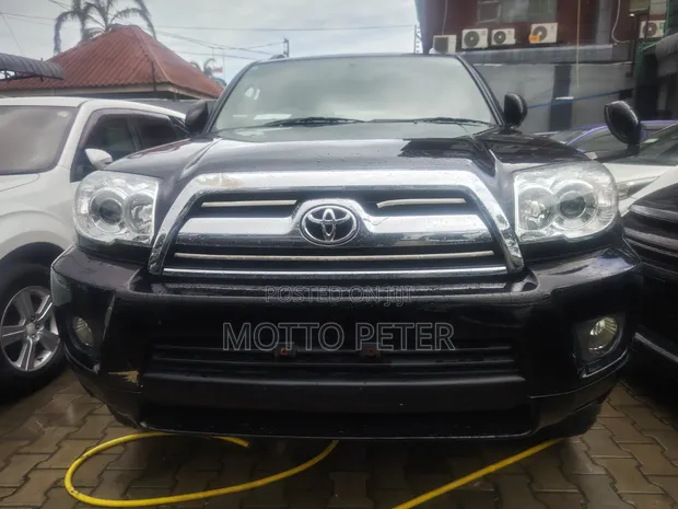 Toyota Hilux Surf 2006 Nyeusi - 1