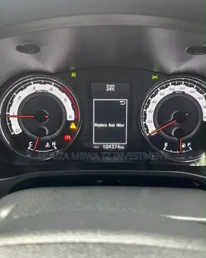 Toyota Hilux Revo 2018 Nyeupe