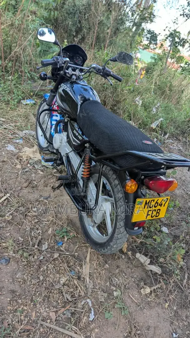 Bajaj Boxer 125 2026 Black - 1