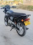 Bajaj Boxer 125 2026 Nyeusi - 4