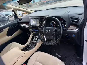 Toyota Alphard 2.5 Hybrid AWD 2019 Nyeupe