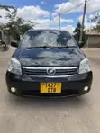 Toyota Raum 2004 Nyeusi - 1