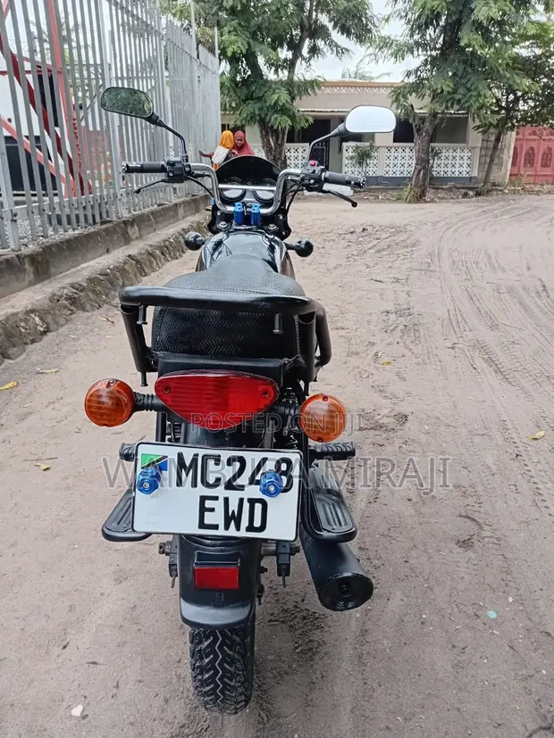 Bajaj Boxer 125 2026 Black - 1
