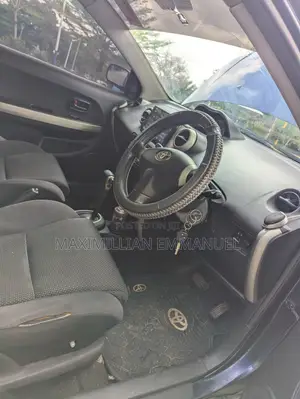 Toyota IST 2004 Blue