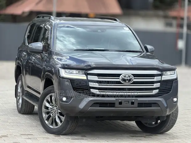 Toyota Land Cruiser LC300 VXR 2024 Grey - 1