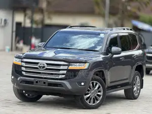 Toyota Land Cruiser LC300 VXR 2024 Gray