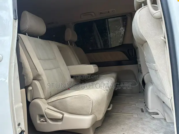 Toyota Alphard 2004 Pearl - 1