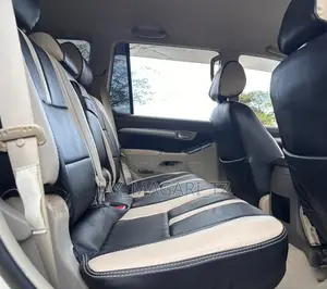 Toyota Land Cruiser Prado 2005 Nyeupe