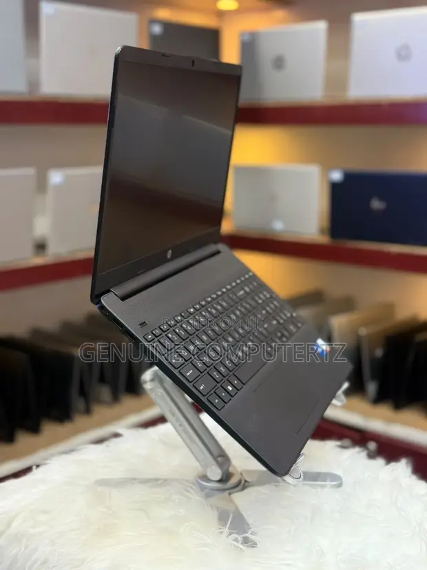 HP 15s Laptop: 15.6" | Intel Core i5 | 8GB RAM | 512GB SSD - 1