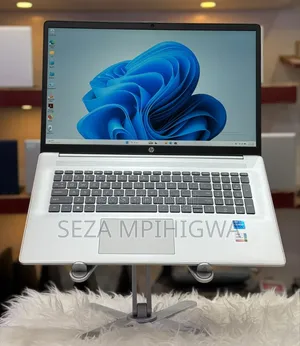 HP Laptop 17" Intel Core i7, 16GB RAM, 512GB SSD