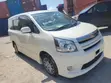 Toyota Noah 2.0 143hp AWD (7 Seater) 2008 White - 3