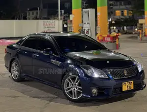 Toyota Crown Athlete 2010 Blue