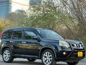 Nissan X-Trail 2013 Nyeusi