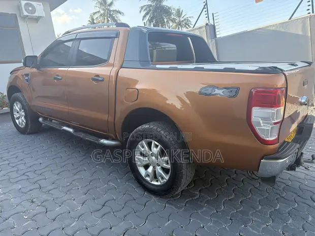 Ford Ranger Wildtrak 2015 Rangi ya Chungwa - 1