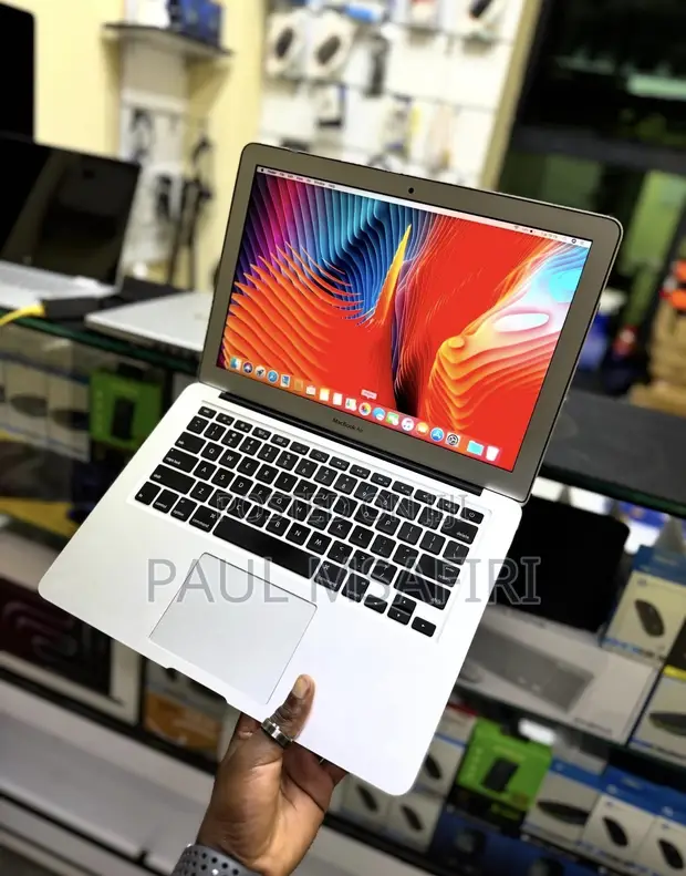 Apple MacBook Air 2017 8GB RAM 500GB HDD - 1