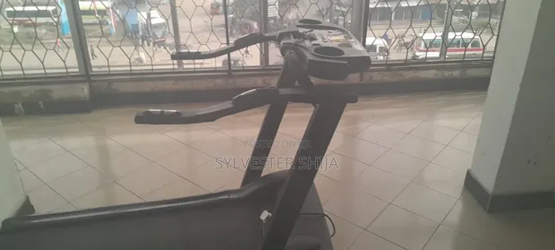 Used Life Fitness Electrical Treadmill - 1