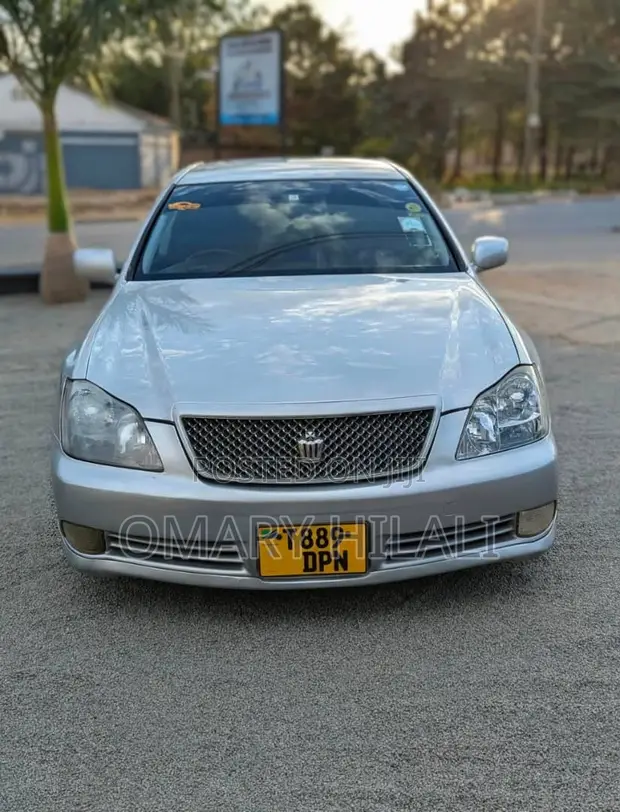 Toyota Crown 2004 Nyeupe - 1