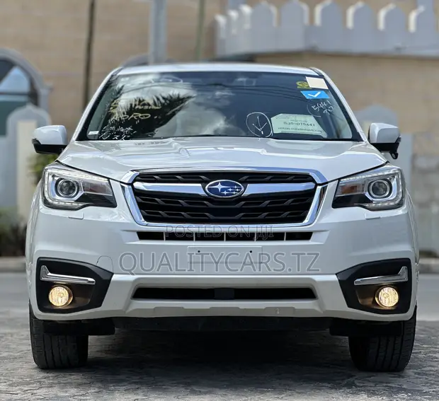 Subaru Forester 2016 White - 1