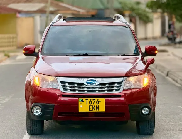 Subaru Forester 2011 Red - 1