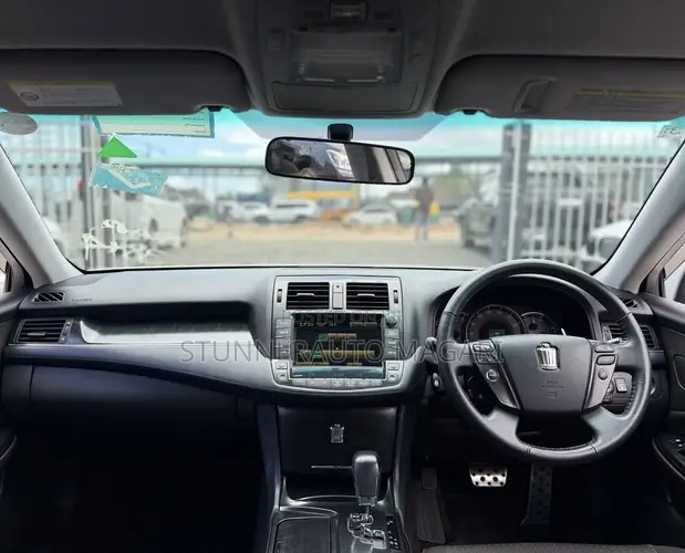 Toyota Crown Athlete 2009 - 1