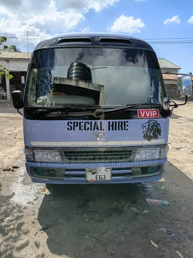 Toyota Coaster 2000 Bus - 1