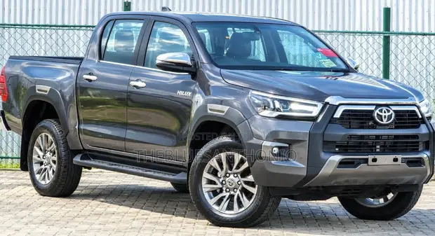 New Toyota Hilux Double Cab 2025 Grey Metallic - 1