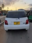 Toyota IST 2006 White - 3