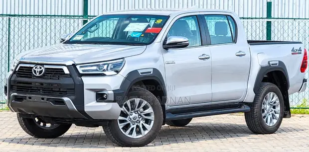 Toyota Hilux 2025 Mpya Nyeupe - 1