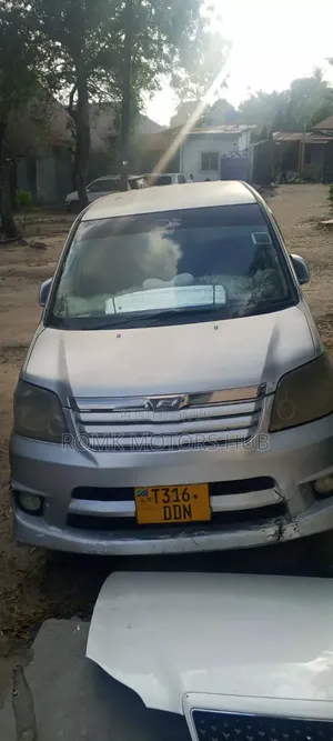 Toyota Noah 2008 Silver