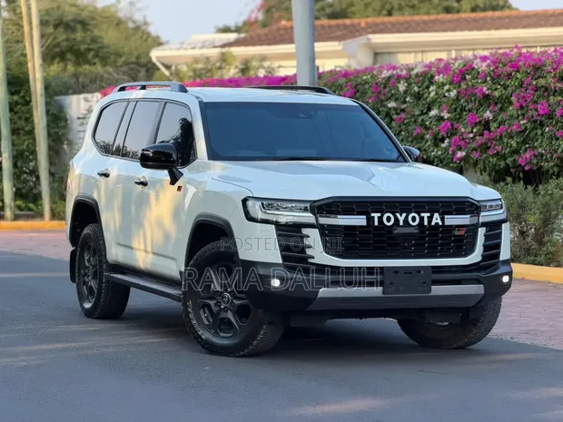 Toyota Land Cruiser 300 GR Sport 2024 - 1