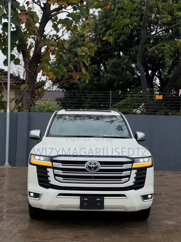 Toyota Land Cruiser Sahara ZX 3.3L Diesel 2024 - 1