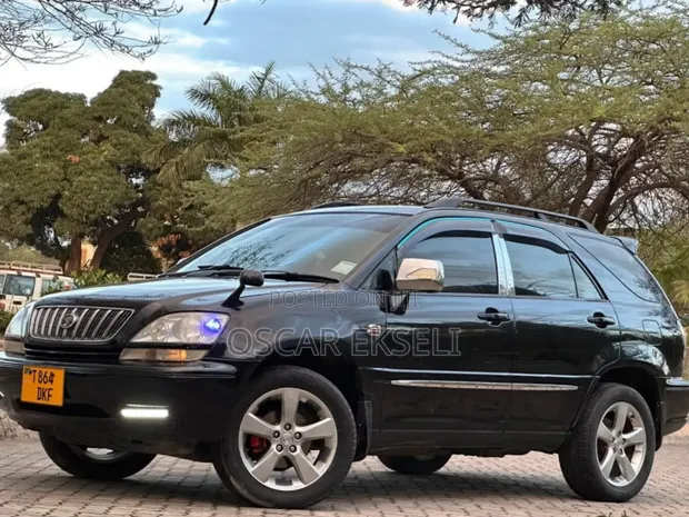 Toyota Harrier 2002 Nyeusi - 1