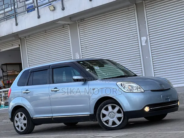 Mazda Verisa 2008 Silver - 1