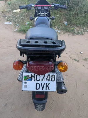 Bajaj Boxer 125 2024 Nyeusi
