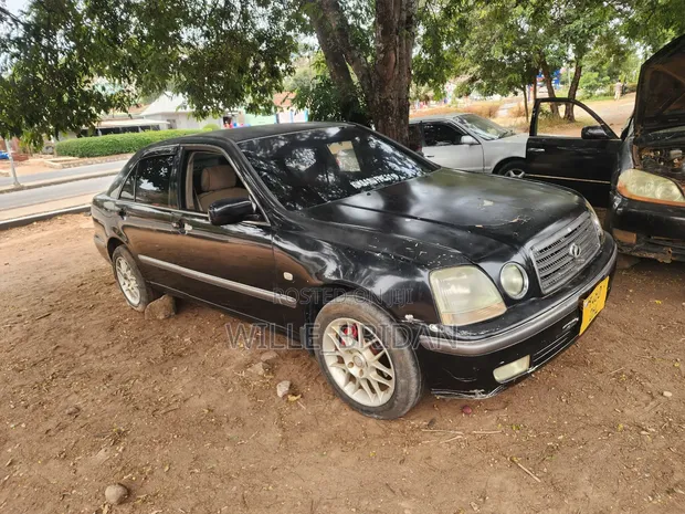 Toyota Progress 2004 Black - 1