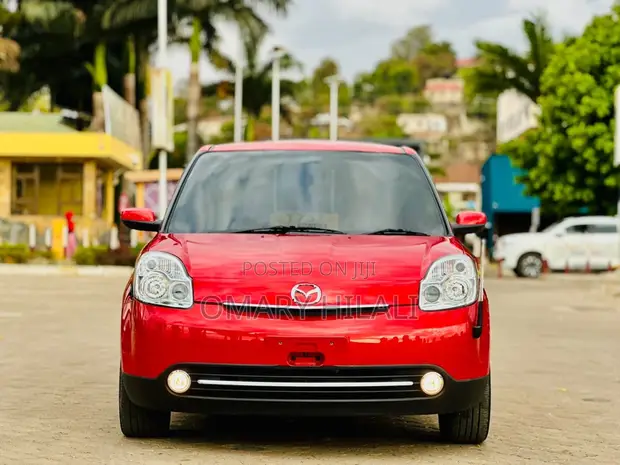 Mazda Verisa 2010 Nyeusi - 1